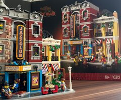 LEGO - 4 Sets: Politiebureau, Hotel, JazzClub & Square