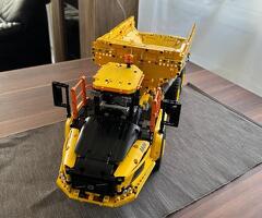 LEGO Technic Volvo 6x6 Truck met Kieptrailer - 42114